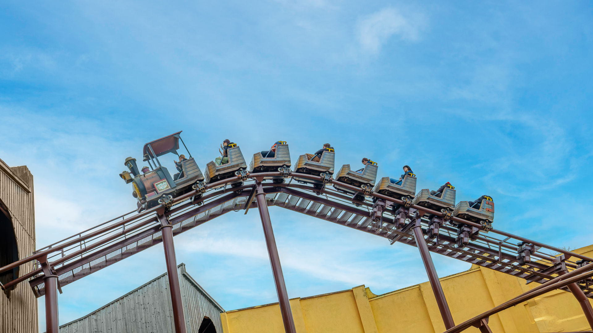 Maximus Rollercoaster | Rides and Attractions | Crealy